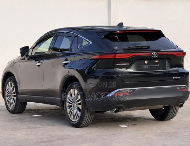 Toyota Harrier 2.0 2020 Black