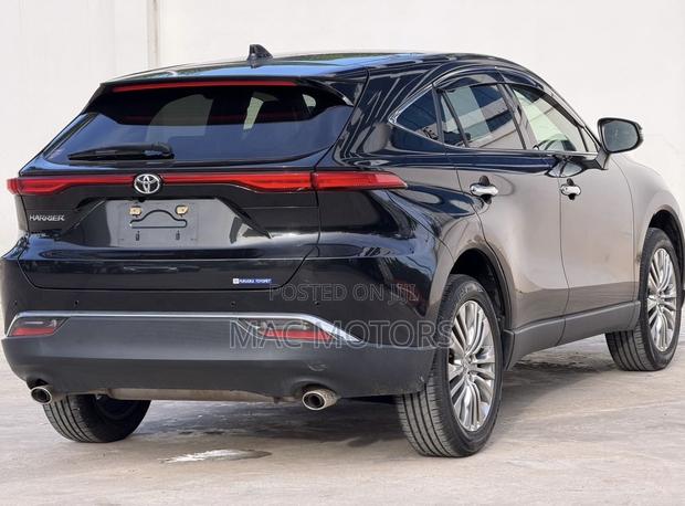 Toyota Harrier 2.0 2020 Black