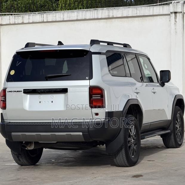 Toyota Land Cruiser Prado 2.7 2024 White