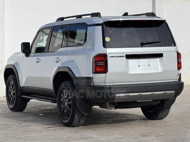 Toyota Land Cruiser Prado 2.7 2024 White