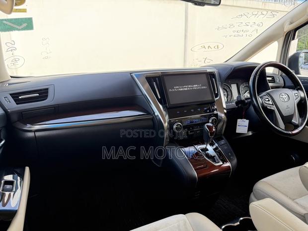 Toyota Alphard 2016 Black