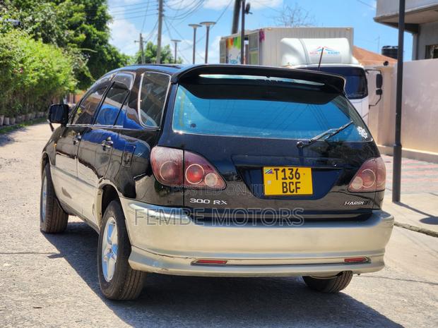 Toyota Harrier 2002 Black