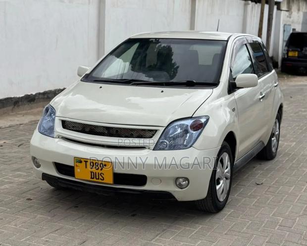 Toyota IST 2004 White