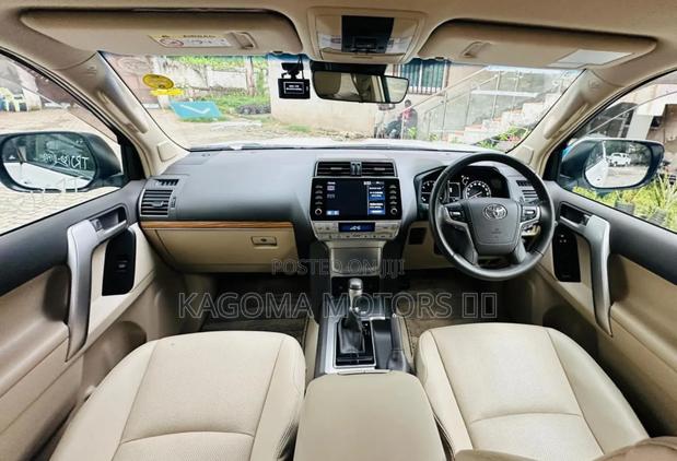 Toyota Land Cruiser Prado 2022 White