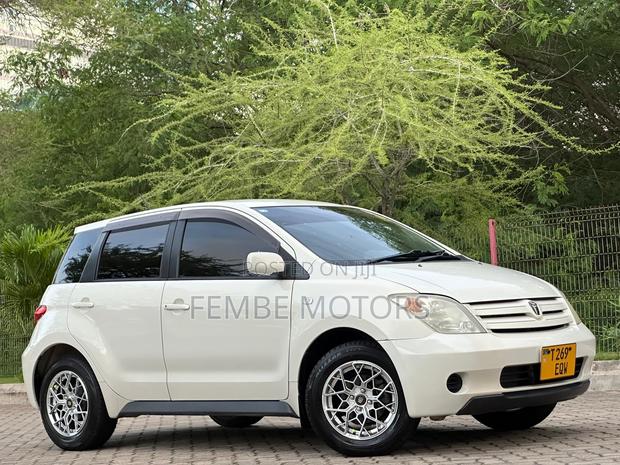 Toyota IST 2003 White