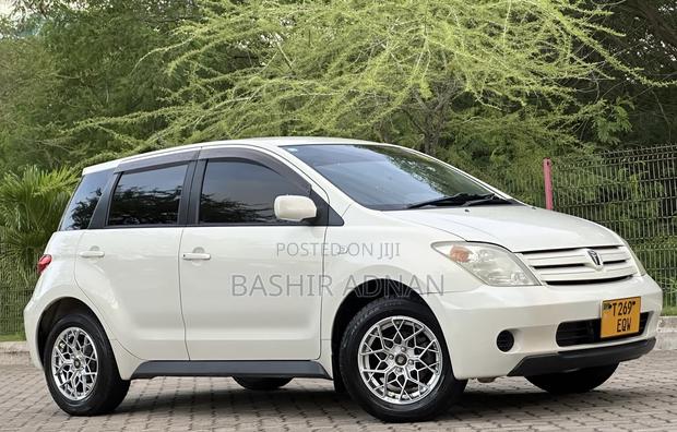 Toyota IST 2003 White