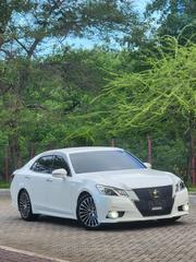 Toyota Crown 2014 Pearl for sale