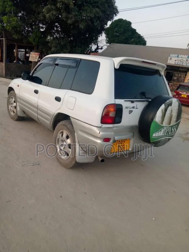 Toyota RAV4 1999 Silver