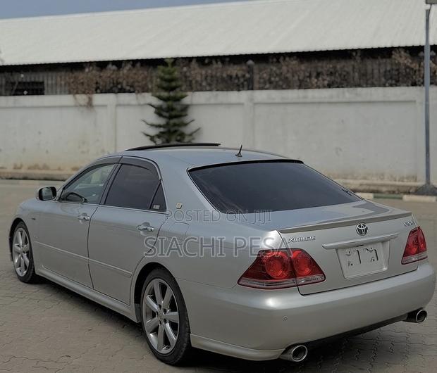Toyota Crown Royale 2005 Silver