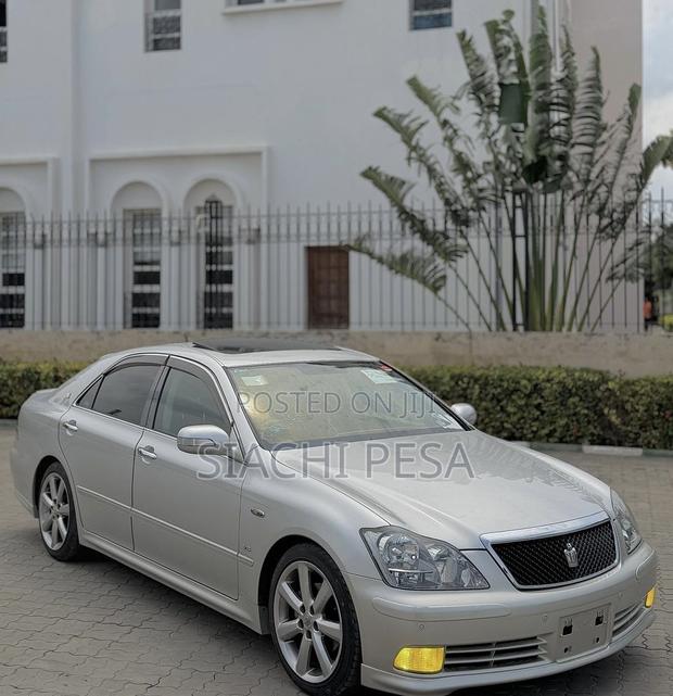 Toyota Crown Royale 2005 Silver