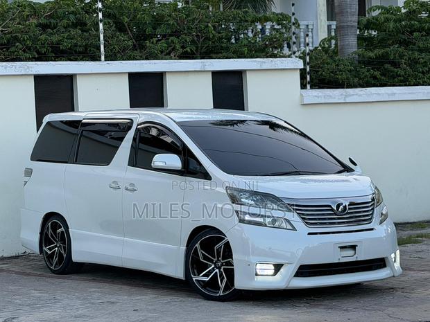 Toyota Alphard 2010 White