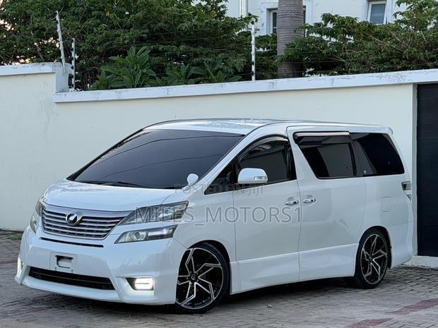 Toyota Alphard 2010 White