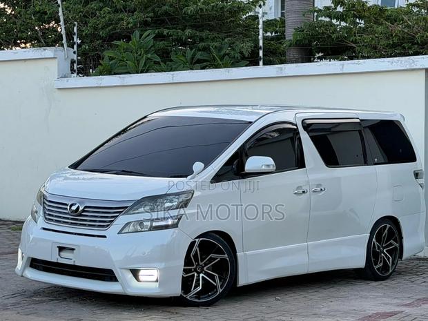 Toyota Alphard 2010 White