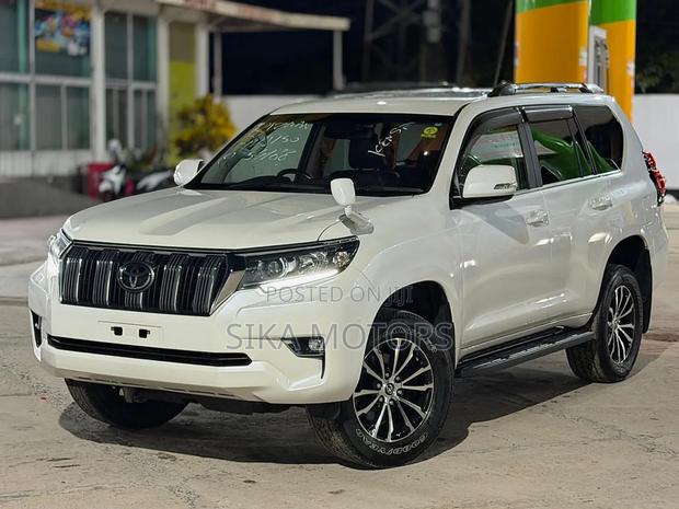 Toyota Land Cruiser Prado 2021 White
