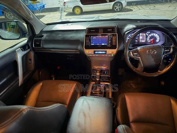 Toyota Land Cruiser Prado 2021 White