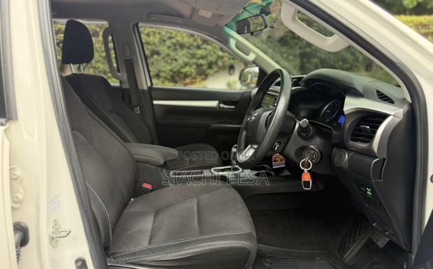 Toyota Hilux 2018 White