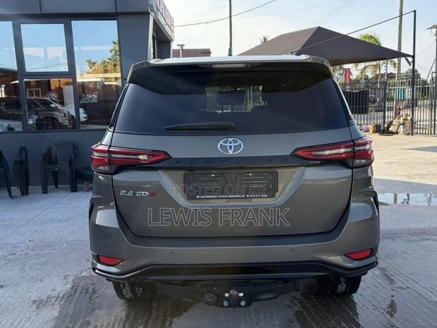 Toyota Fortuner 2024 Gray
