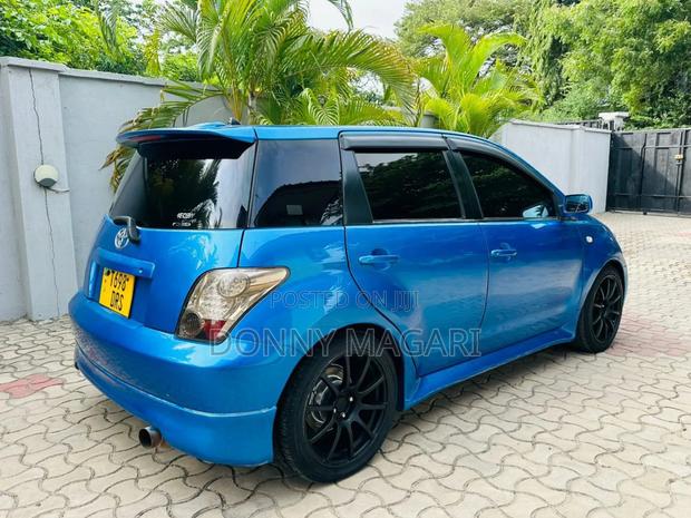 Toyota IST 2005 Blue