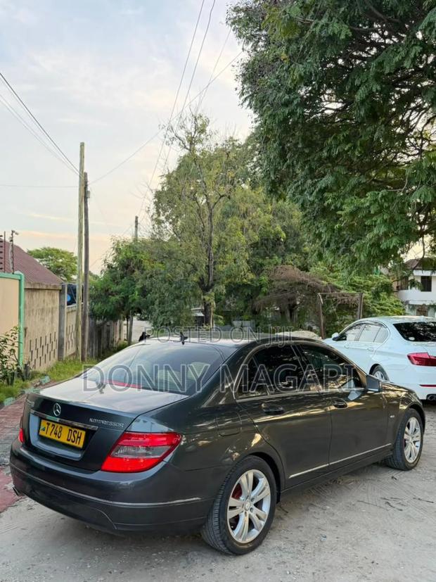 Mercedes-Benz C200 2008 Gray