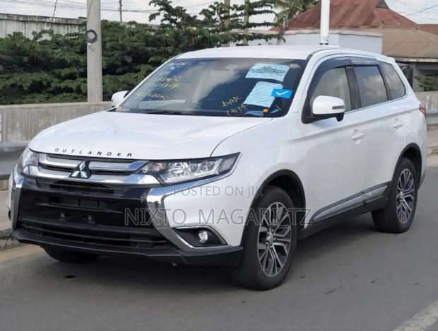 Mitsubishi Outlander 2017 White