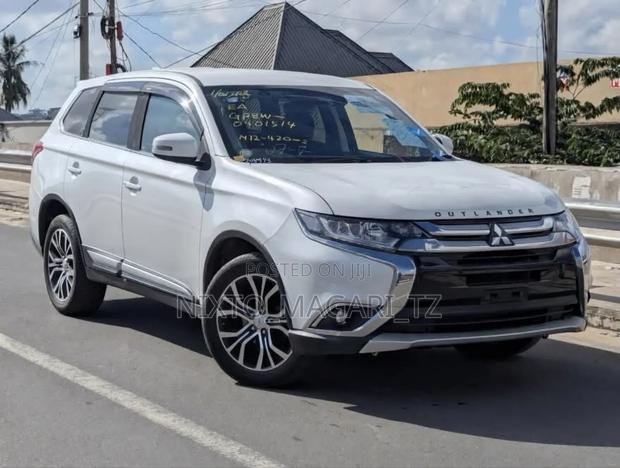 Mitsubishi Outlander 2017 White