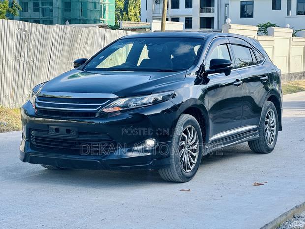 Toyota Harrier 2.0 4WD 2015 Black