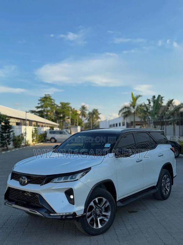 Toyota Fortuner 2.7 AWD 2024 Teal