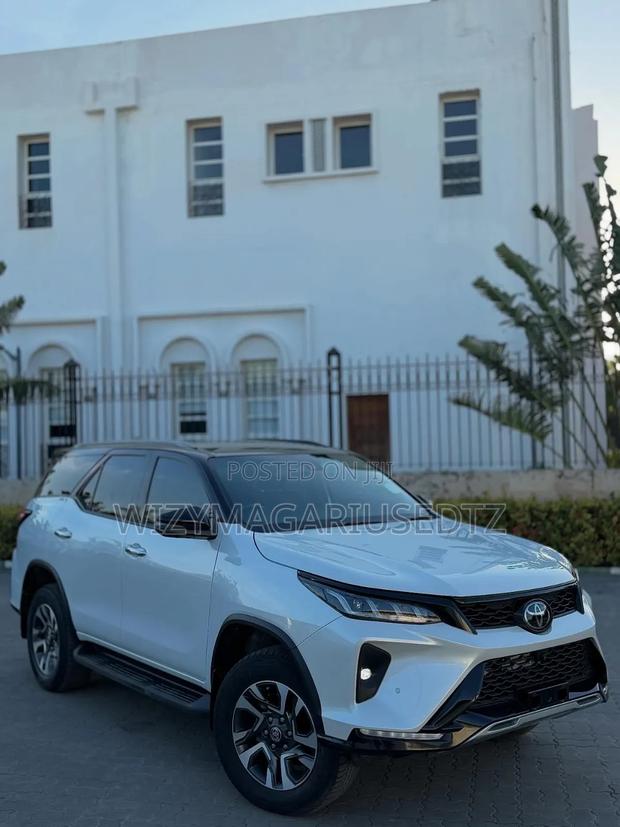 Toyota Fortuner 2.7 AWD 2024 Teal