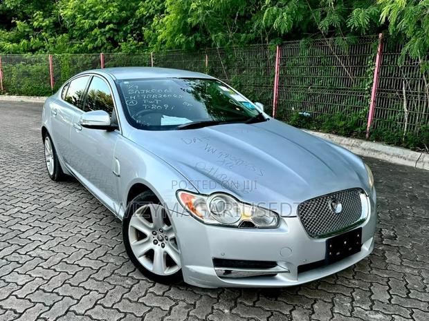 Jaguar XF 2010 Teal
