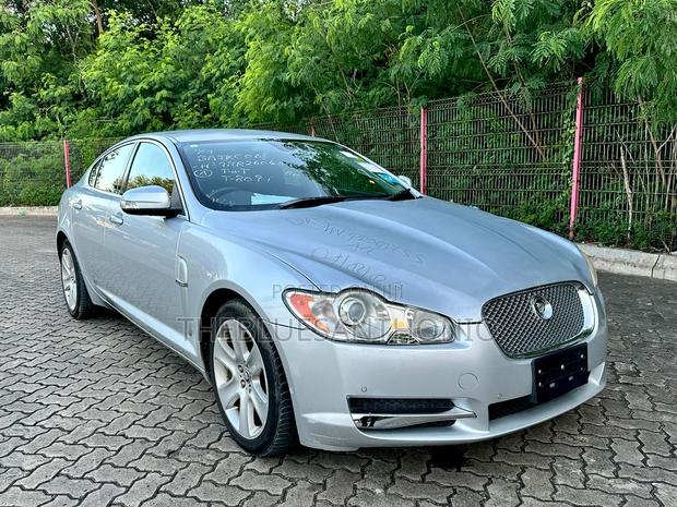 Jaguar XF 2009 Silver