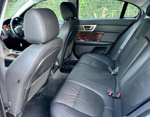 Jaguar XF 2009 Silver