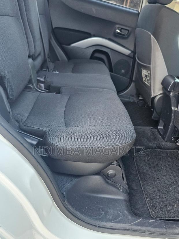 Mitsubishi Outlander 2006 White