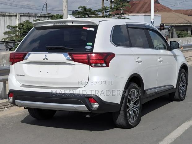 Mitsubishi Outlander 2.4 PHEV AWD 2017 White