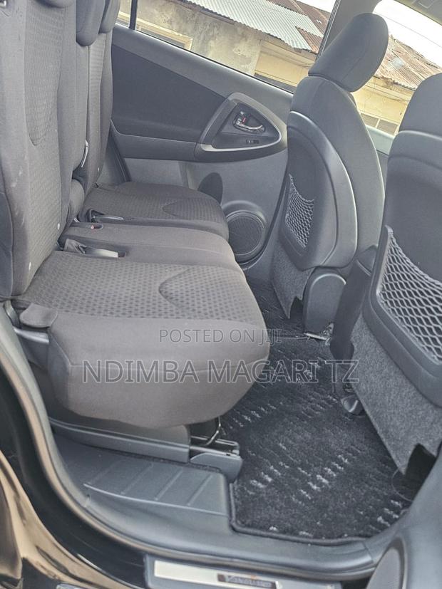 Toyota Vanguard 2010 Black