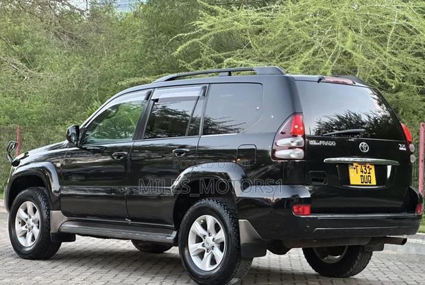 Toyota Land Cruiser Prado 2005 Black