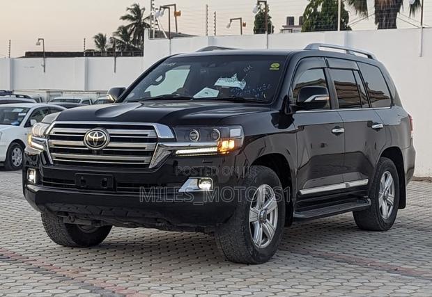Toyota Land Cruiser 2016 Black