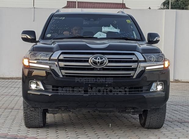 Toyota Land Cruiser 2016 Black