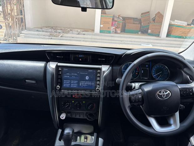 Toyota Fortuner 2024 Silver