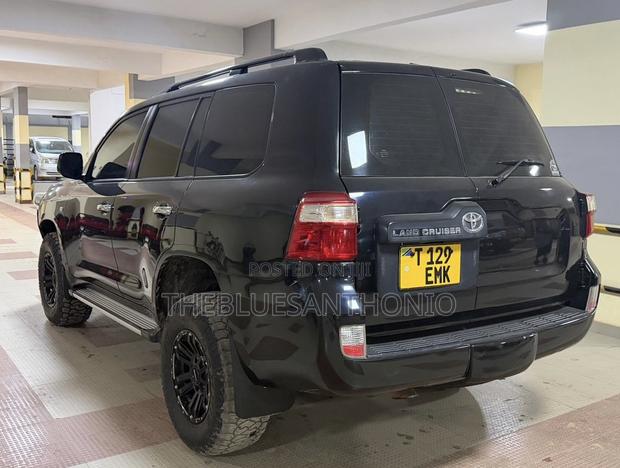 Toyota Land Cruiser 2016 Black