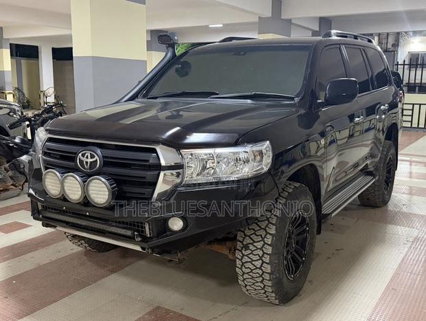 Toyota Land Cruiser 2016 Black