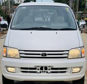 Toyota Noah 2.0 AWD (8 Seater) 2001 White for sale