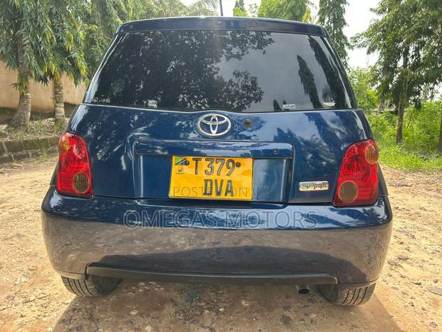 Toyota IST 2004 Blue