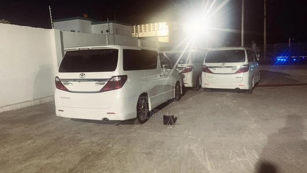 Toyota Alphard 2.4 Hybrid AWD 2010 White