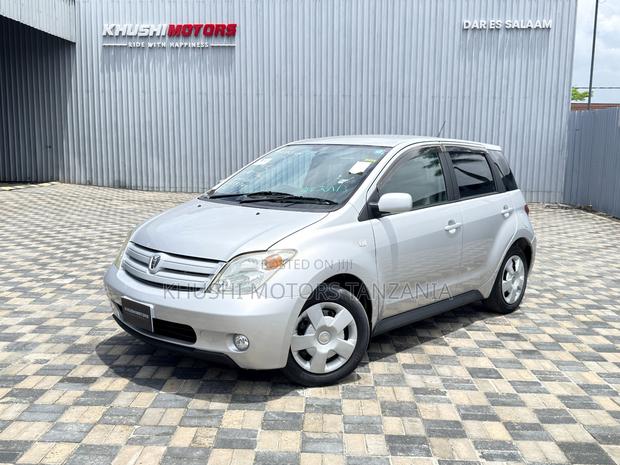 Toyota IST 2003 Silver