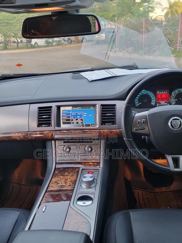 Jaguar XF 2009 Silver