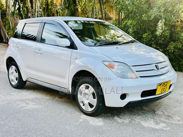 Toyota IST 2003 White