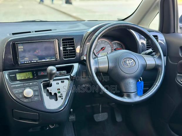 Toyota Wish 2007 Gray