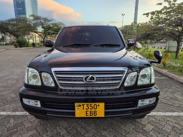 Lexus LX 470 Sport Utility 2004 Black