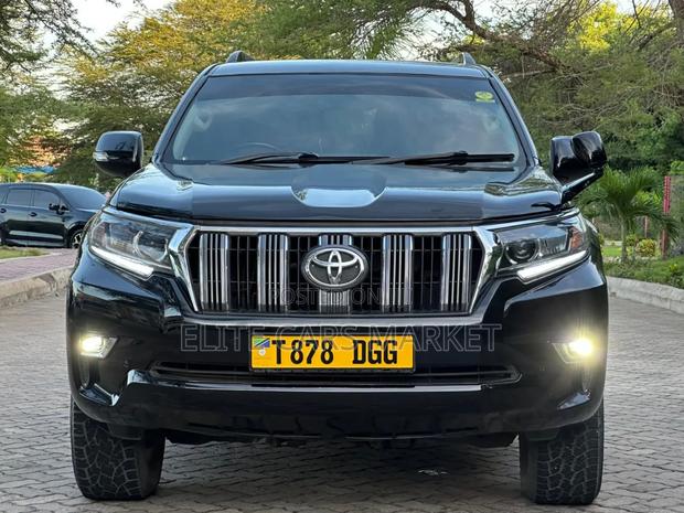 Toyota Land Cruiser Prado 2011 Black