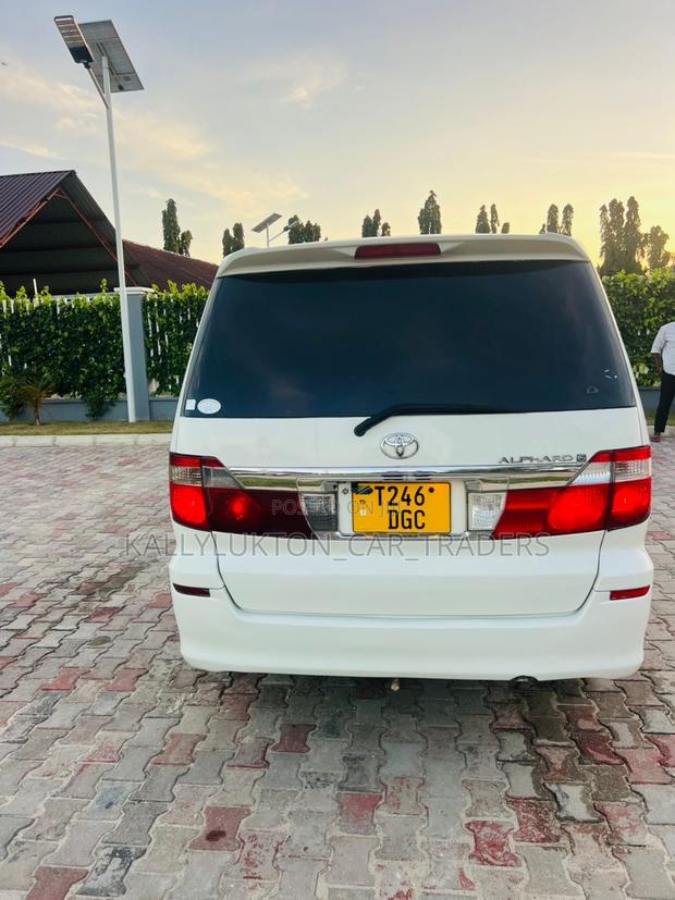 Toyota Alphard 2005 White